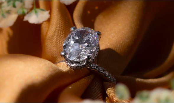 Exploring the Differences between Lab Diamonds and Natural Diamonds